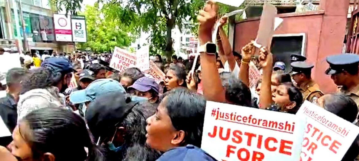 மாணவி அம்ஷிகாவின் மரணத்திற்கு நீதி கோரிய ஆர்ப்பாட்டத்தால் கொழும்பில் பதட்டம்!