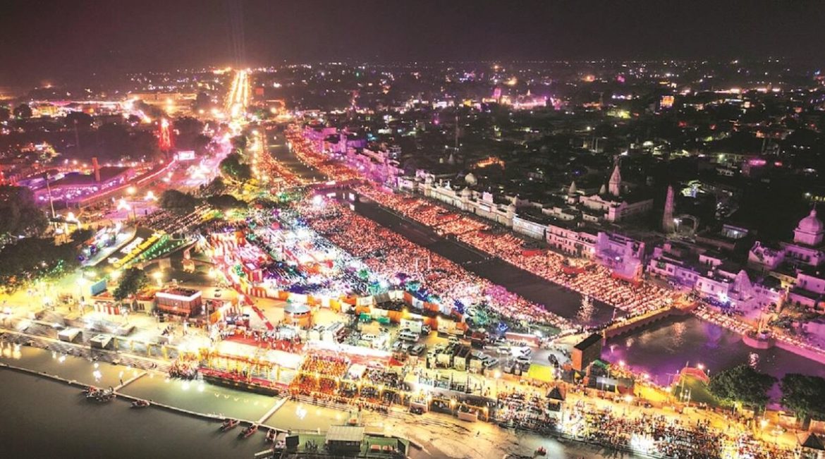 தீபாவளியில் 2.6 மில்லியன் அகல் விளக்குகள் ஏற்றி அயோத்தியில் கின்னஸ் சாதனை!