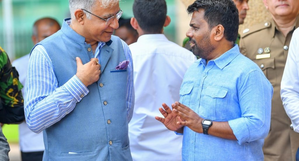 இலங்கை பொலிஸாருக்கு இந்தியாவின் அன்பளிப்பு: 134 புதிய வாகனங்கள் ஜனாதிபதியிடம் கையளிப்பு