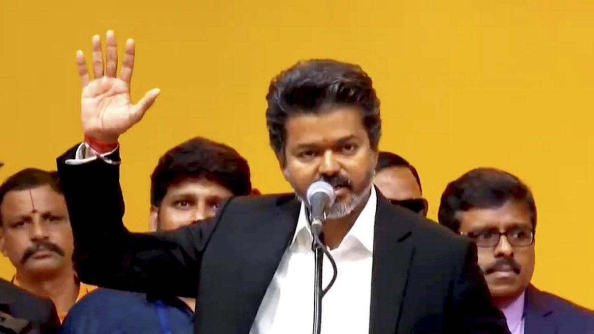 தமிழகத்தின் புதிய முதலமைச்சராக விஜய் பதவியேற்பு: அரசியலில் புதிய அத்தியாயம் தொடக்கம்